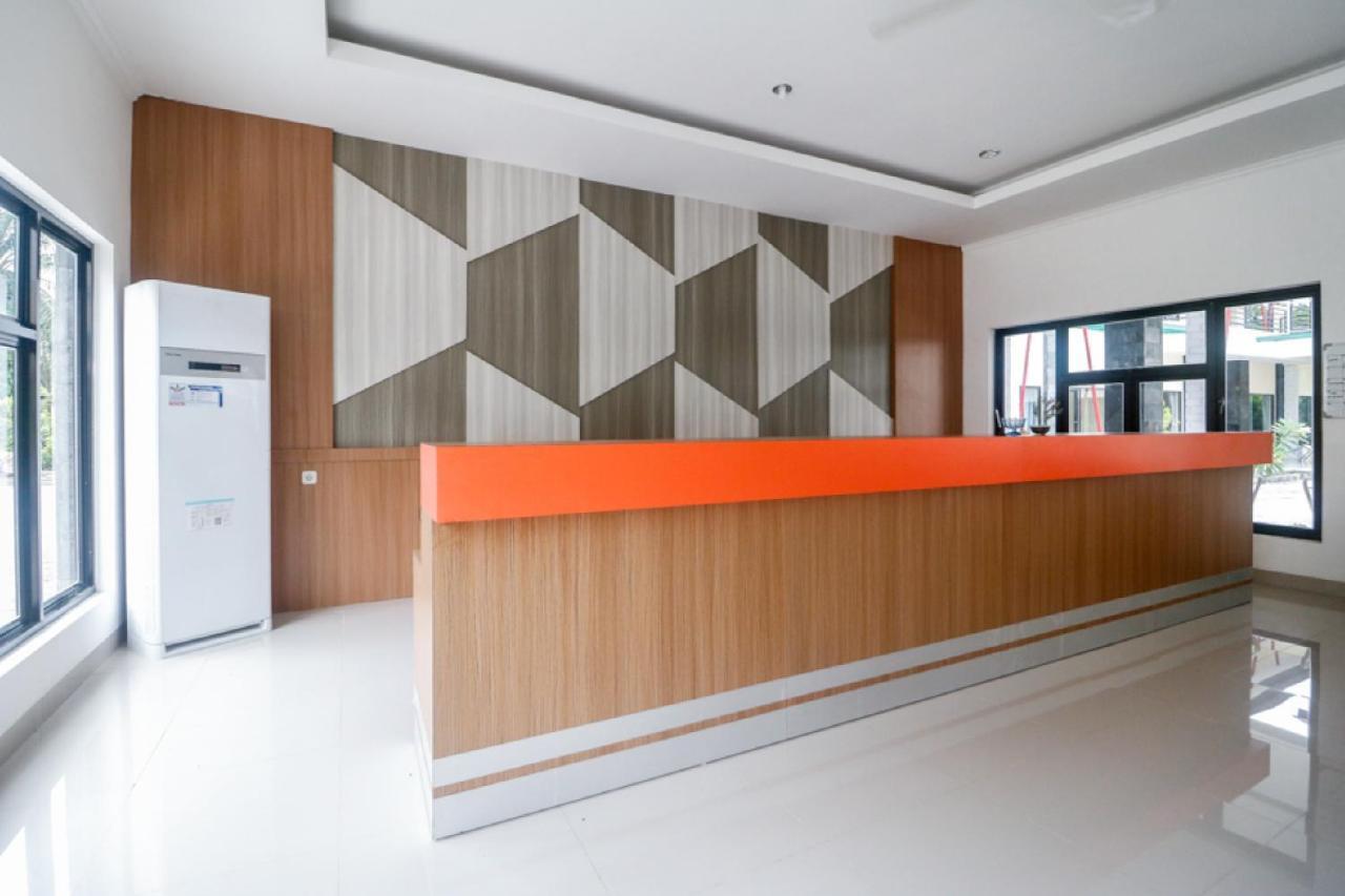 เรดดอร์ซ พลัส เนียร์ กัวลานามูแอร์พอร์ต Hotel เมดาน ภายนอก รูปภาพ